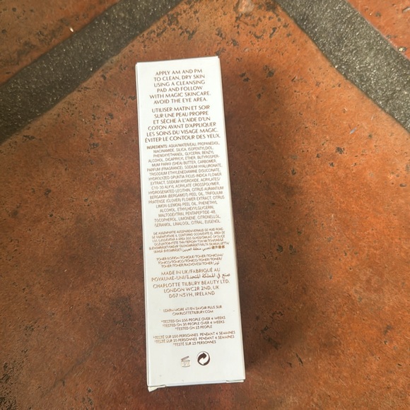 New in box Charlotte Tilbury daily radiant glow solution - Picture 3 of 4
